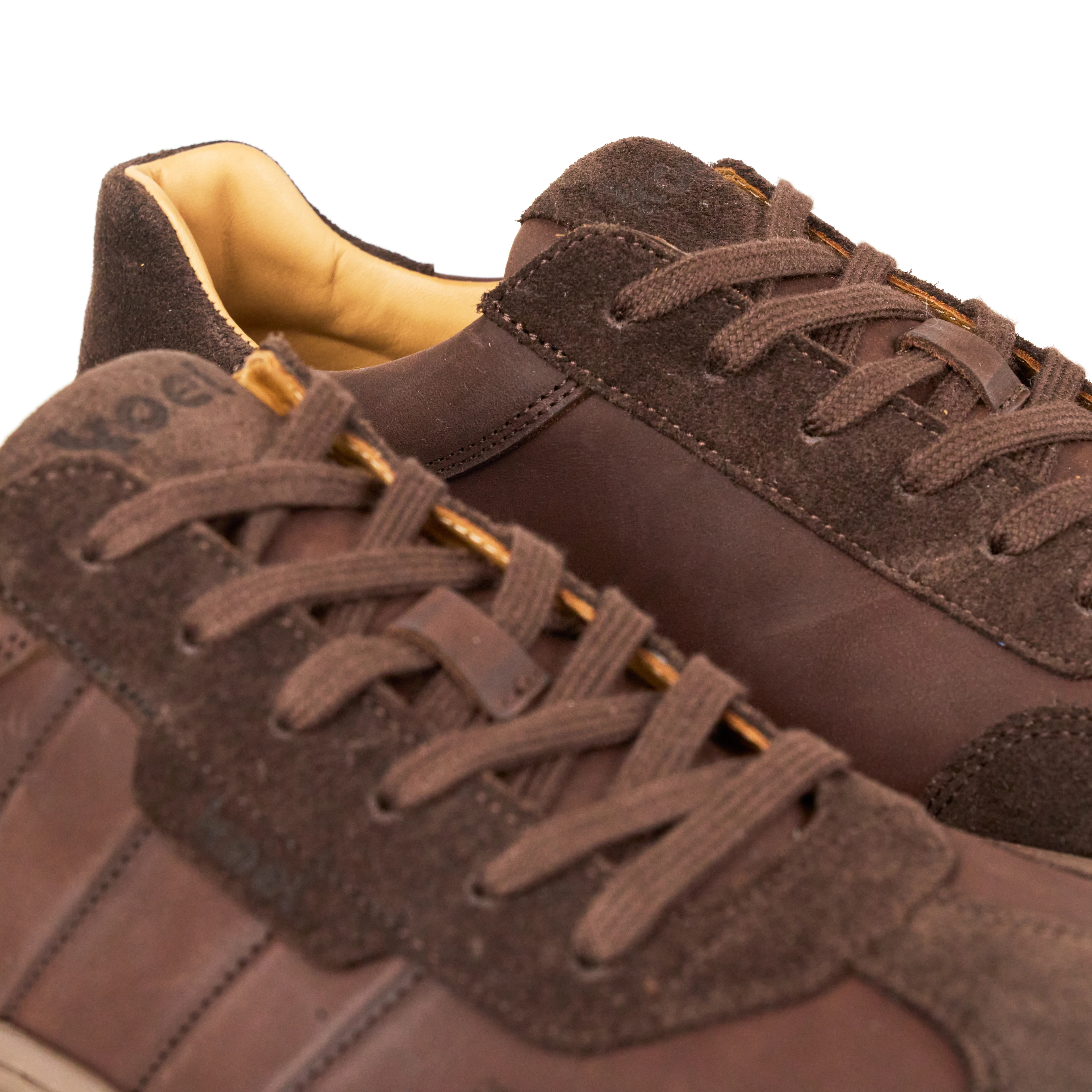 HELIO Suede - Image 19